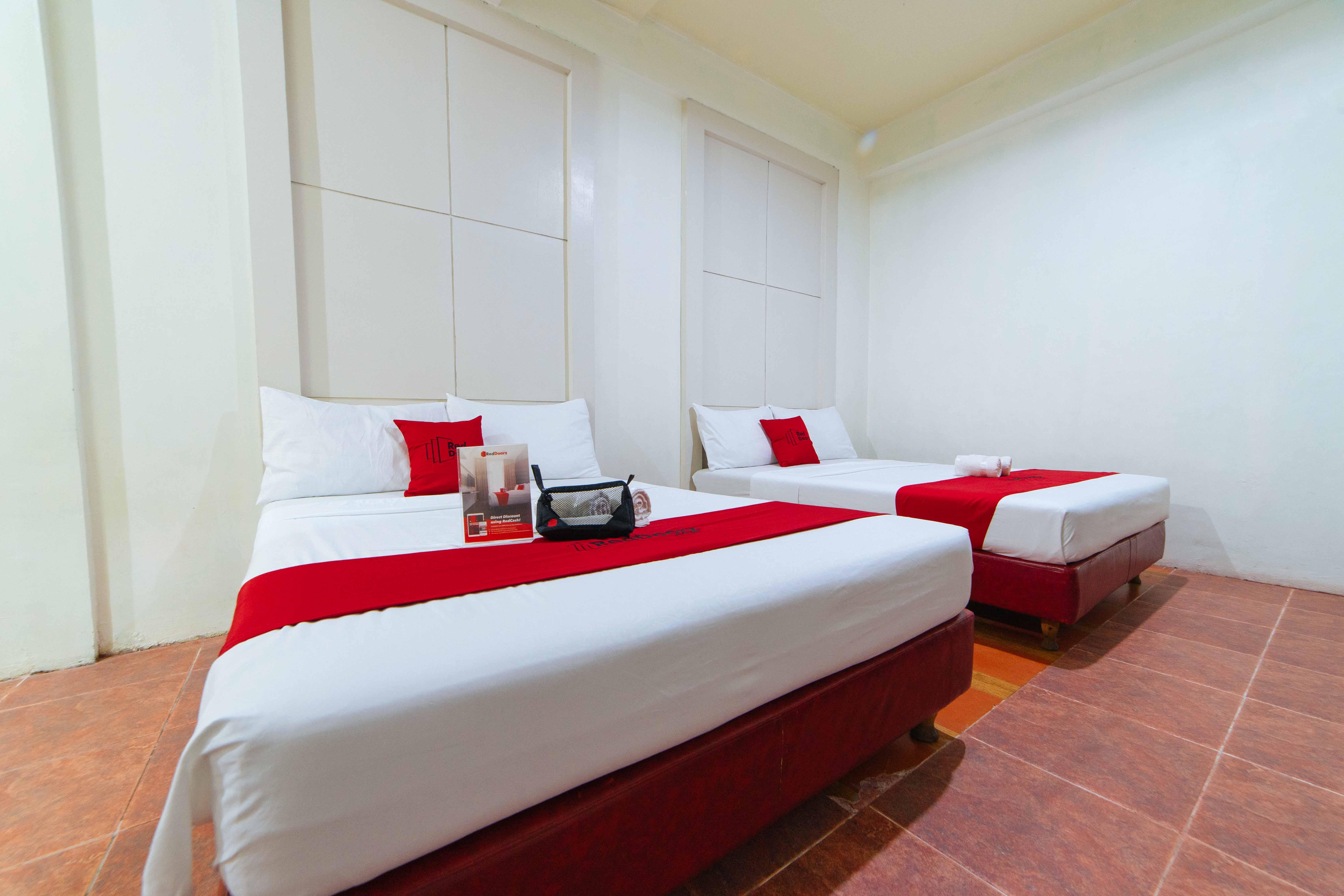 Reddoorz Near Walking Street Angeles City Εξωτερικό φωτογραφία