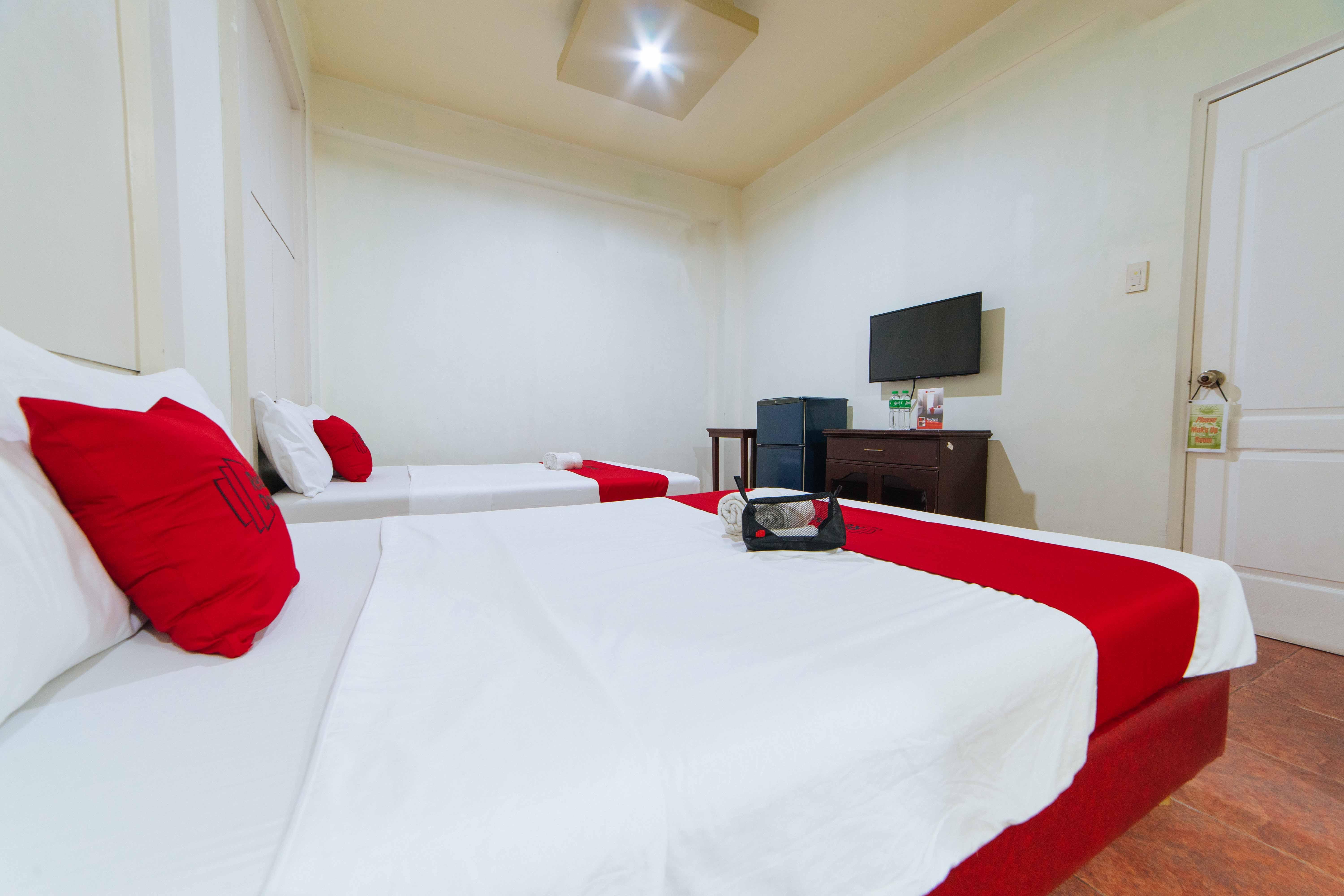 Reddoorz Near Walking Street Angeles City Εξωτερικό φωτογραφία