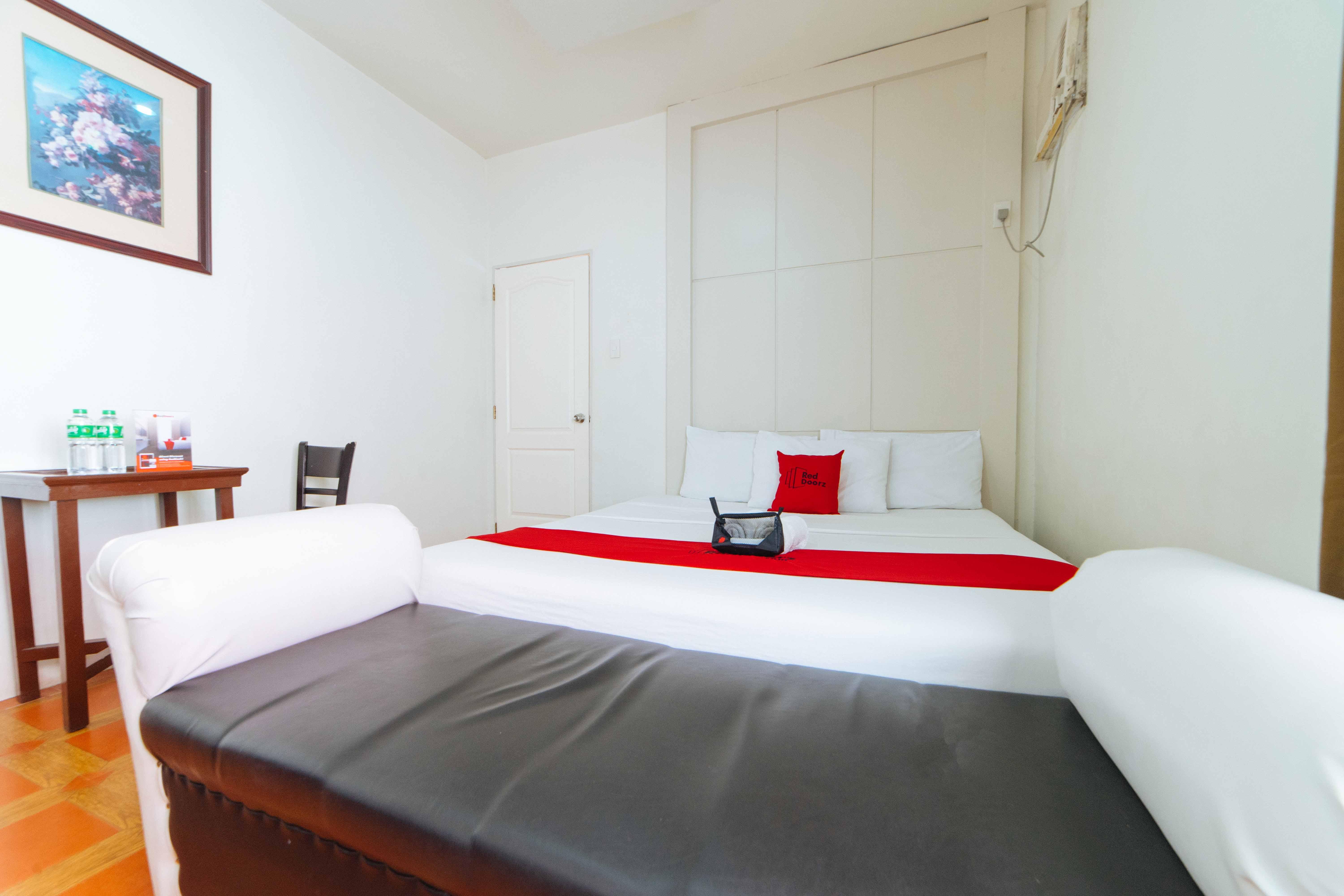 Reddoorz Near Walking Street Angeles City Εξωτερικό φωτογραφία