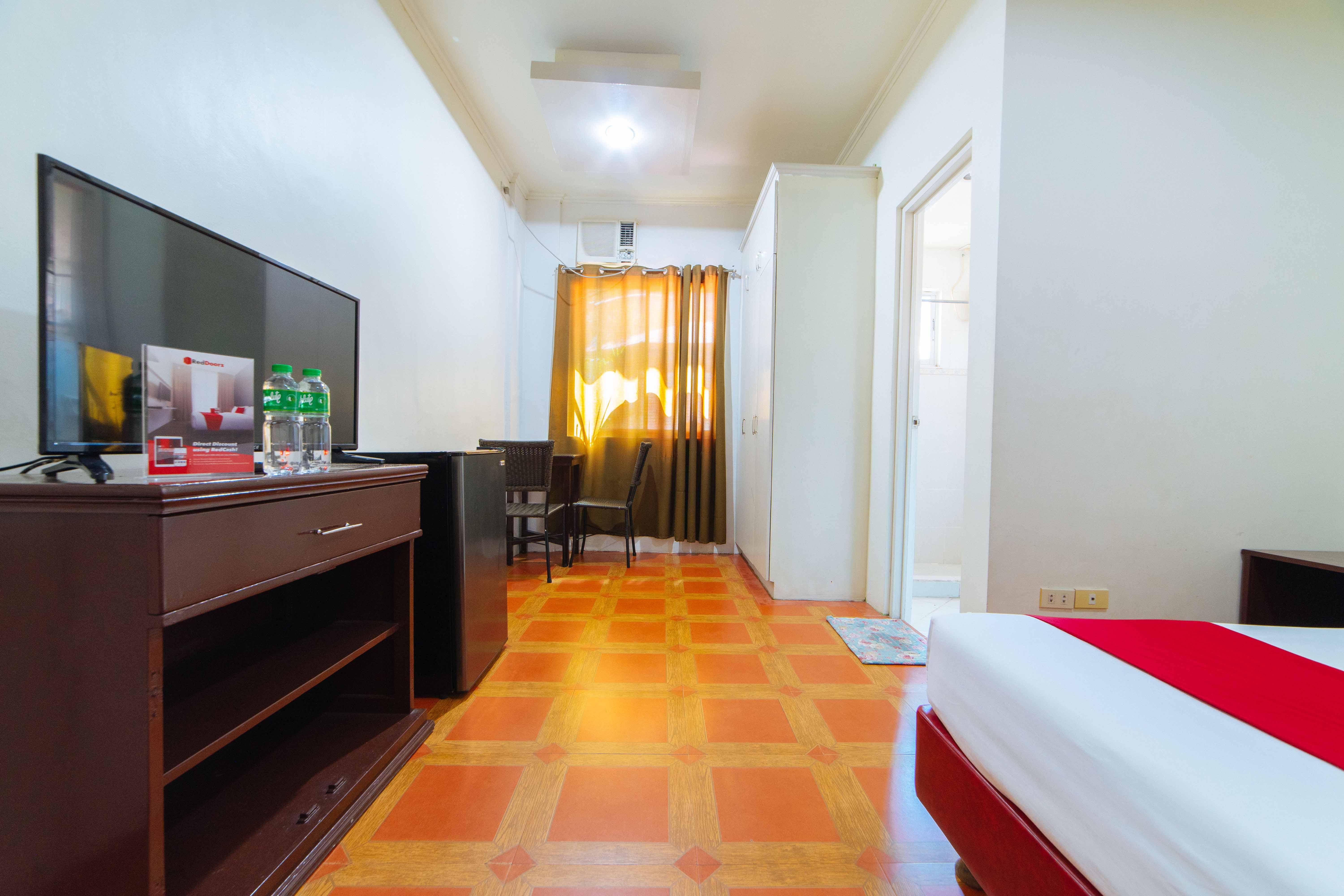 Reddoorz Near Walking Street Angeles City Εξωτερικό φωτογραφία