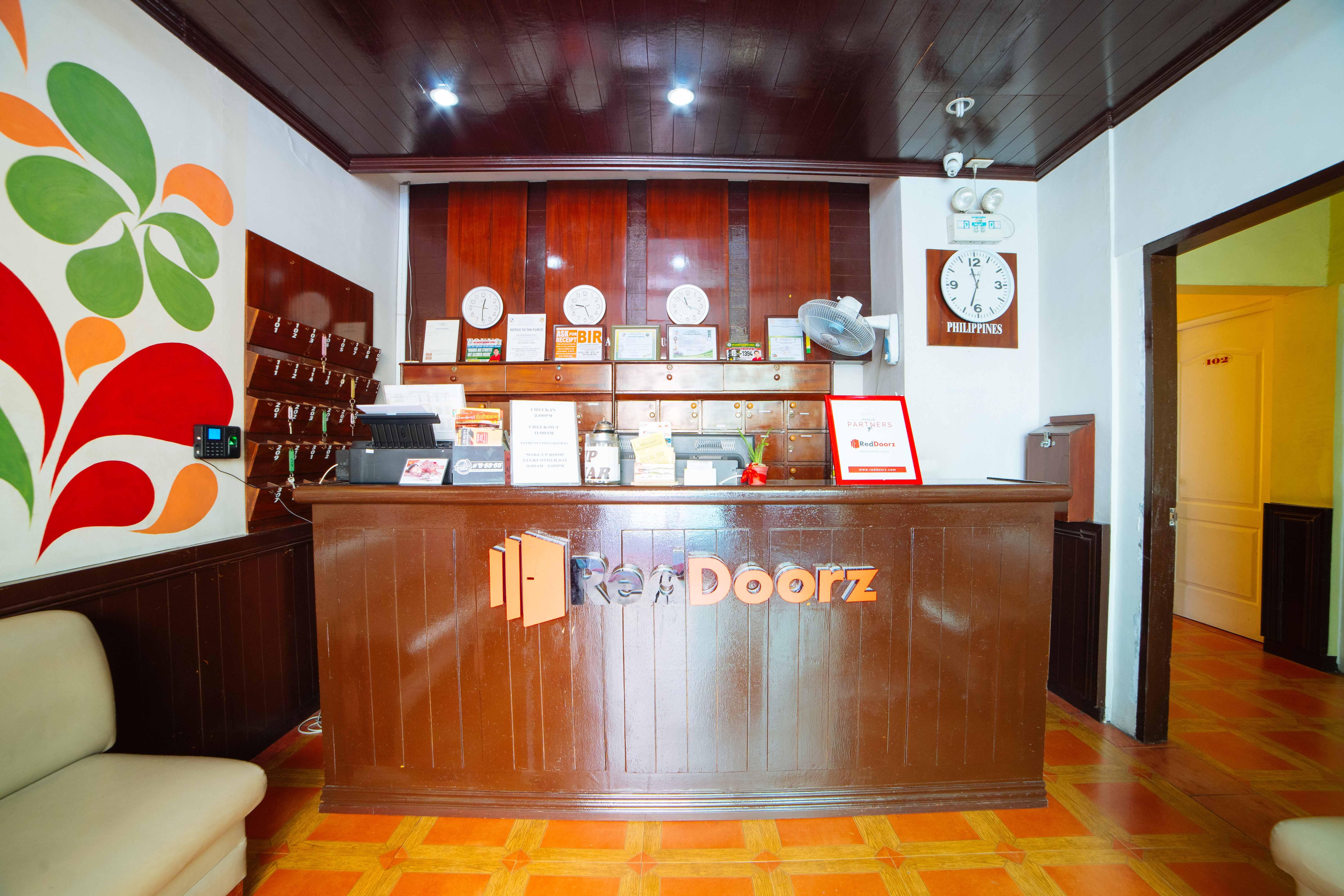 Reddoorz Near Walking Street Angeles City Εξωτερικό φωτογραφία